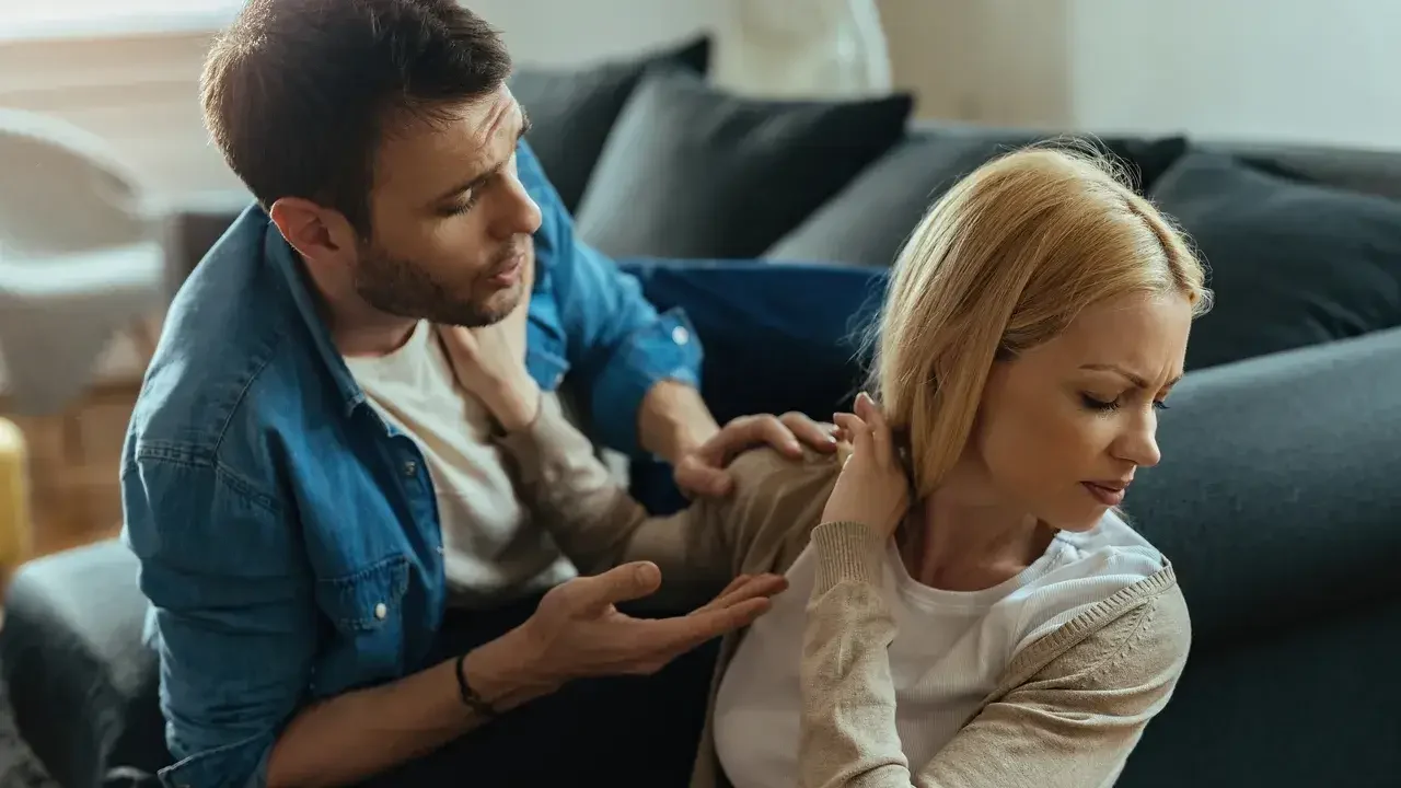 Apego evitativo: qué es y cómo abordarlo en terapia