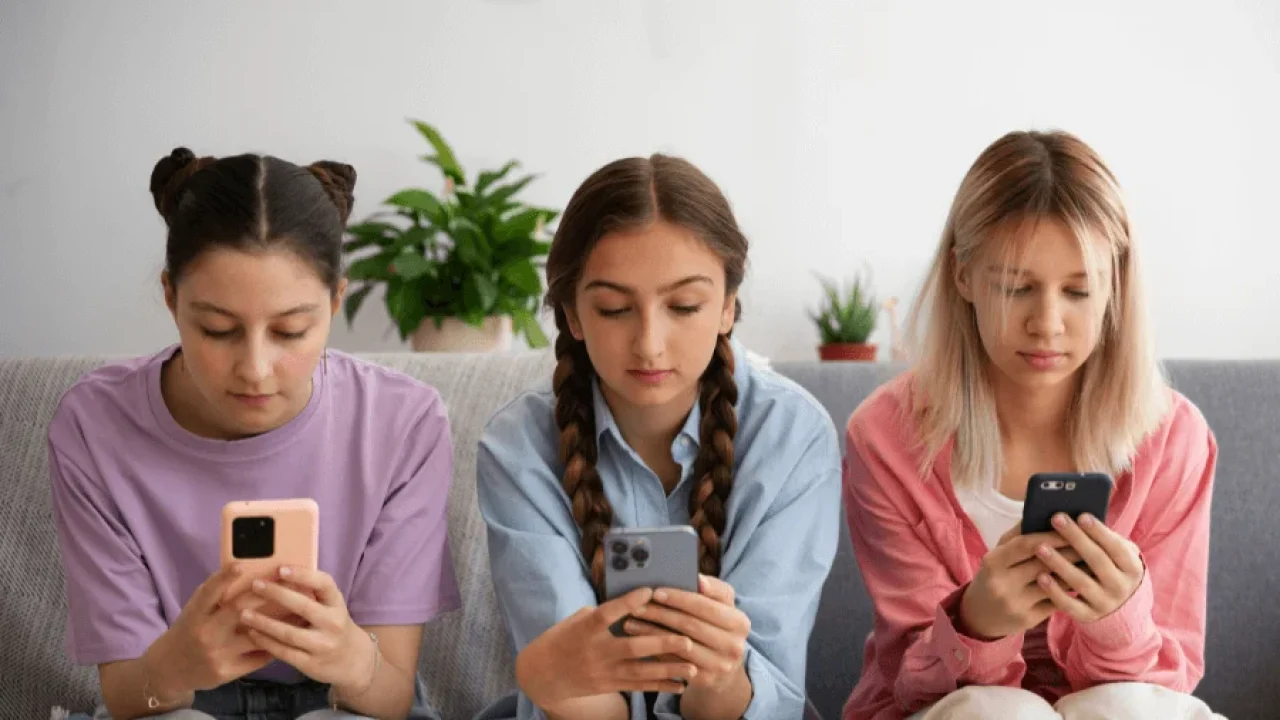 Adicción al celular: cómo se llama, síntomas y consecuencias